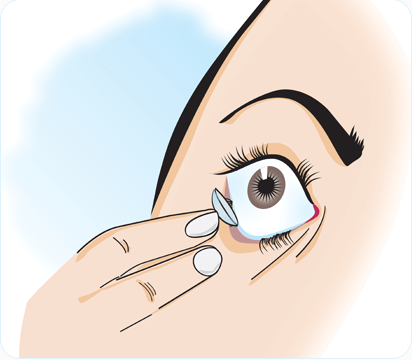 how to insert contact lense step 4